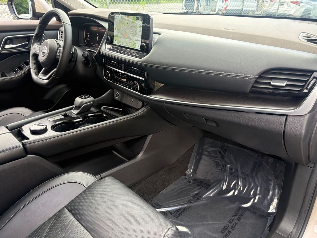 2023 Nissan Rogue Platinum - Photo 19