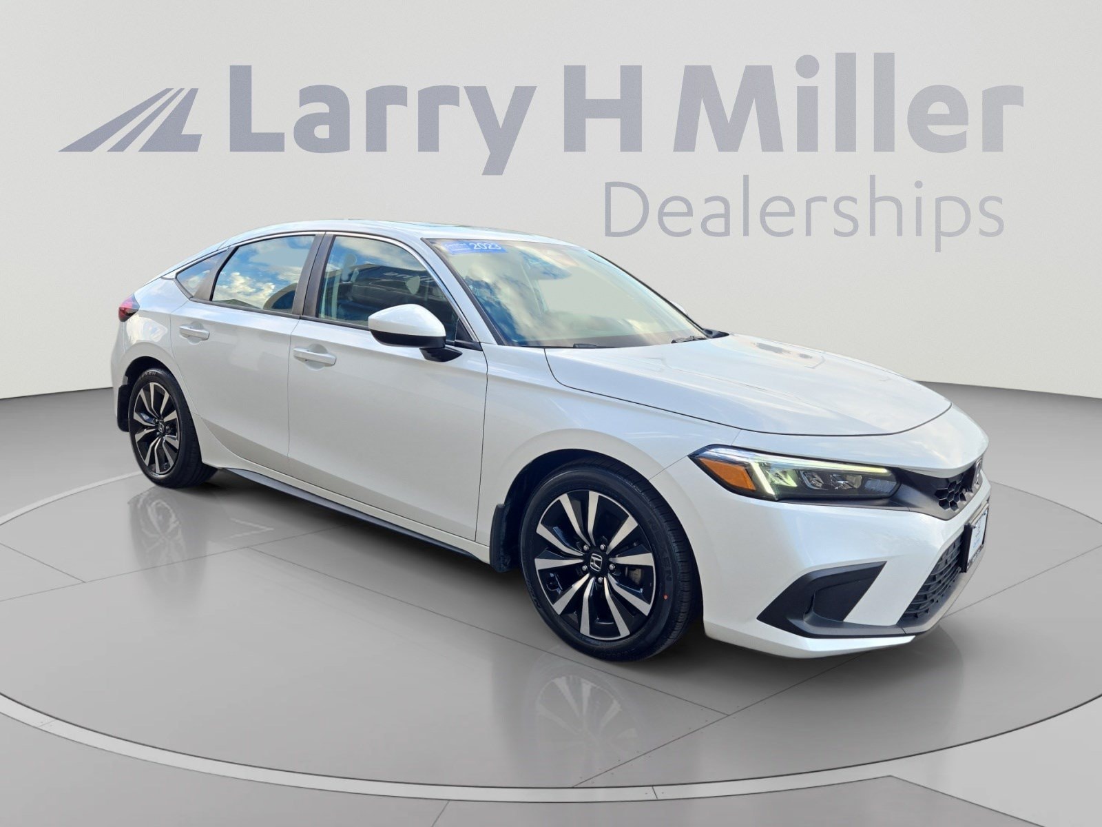 2023 Honda Civic Hatchback EX-L - Photo 8
