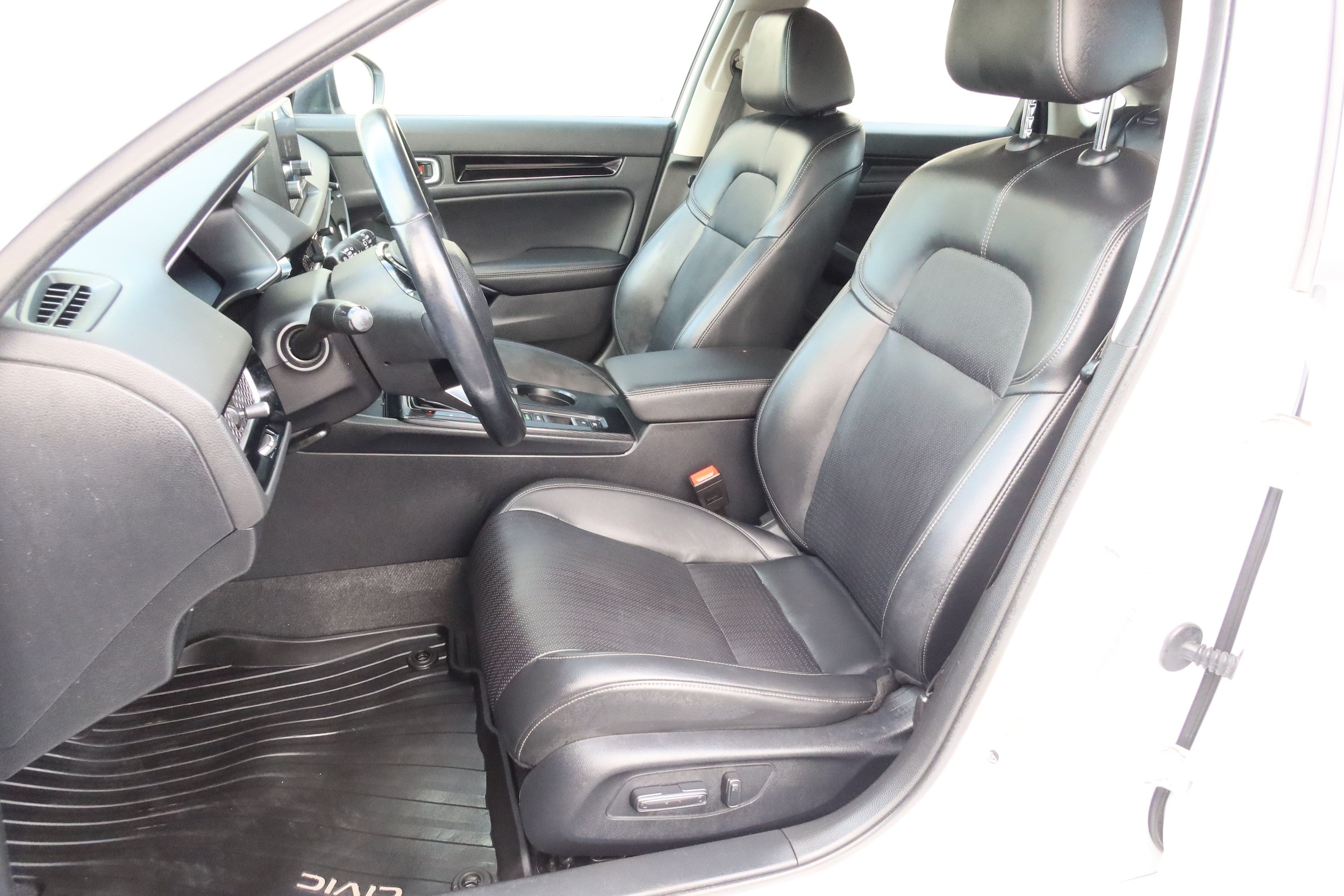 2023 Honda Civic Hatchback EX-L - Photo 12