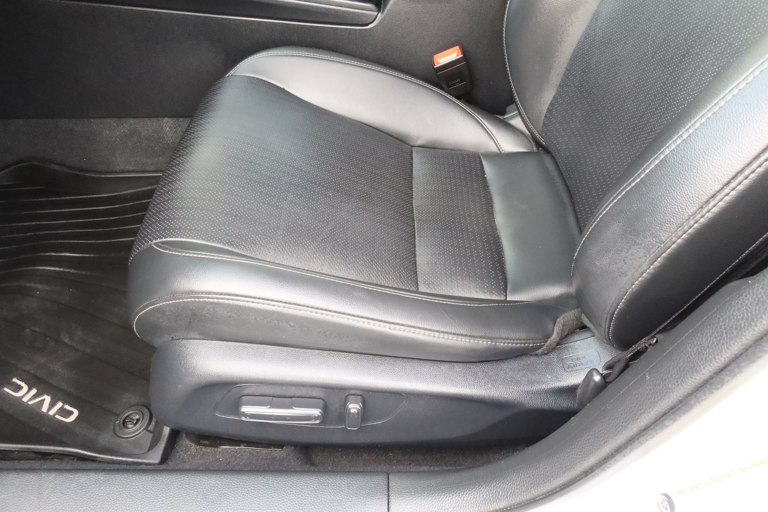 2023 Honda Civic Hatchback EX-L - Photo 13