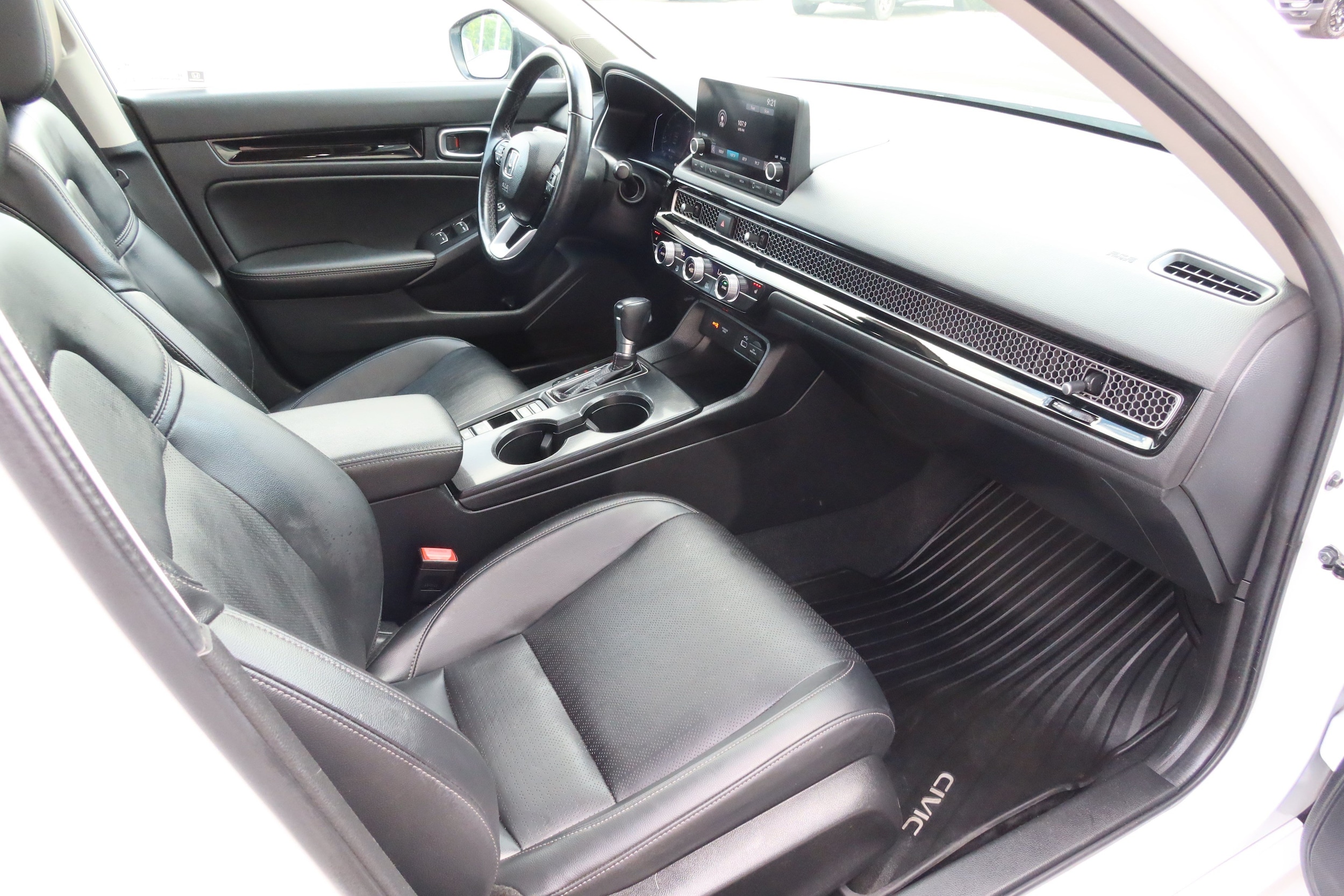2023 Honda Civic Hatchback EX-L - Photo 32