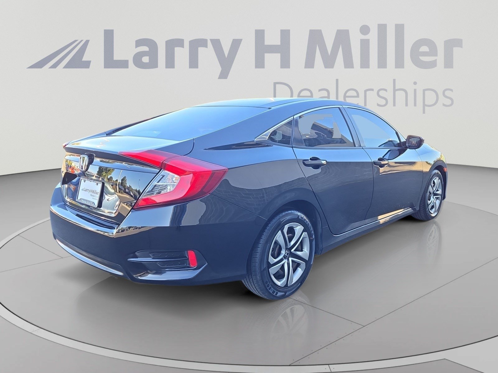 2018 Honda Civic LX - Photo 6