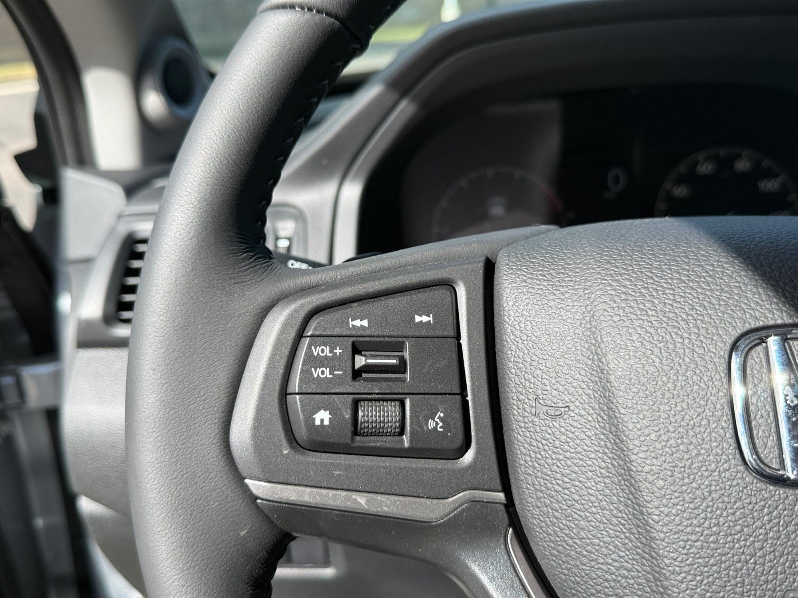 2026 Honda Ridgeline Sport - Photo 16