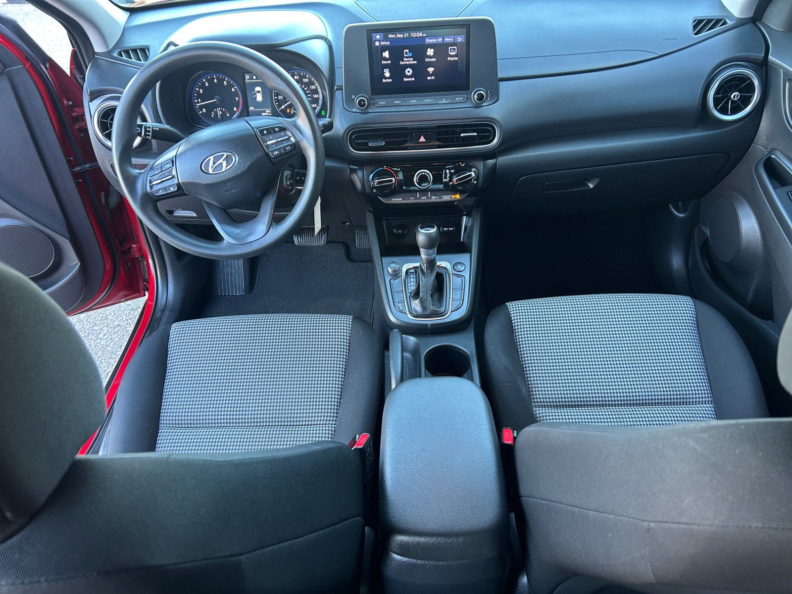 2022 Hyundai Kona SE - Photo 14