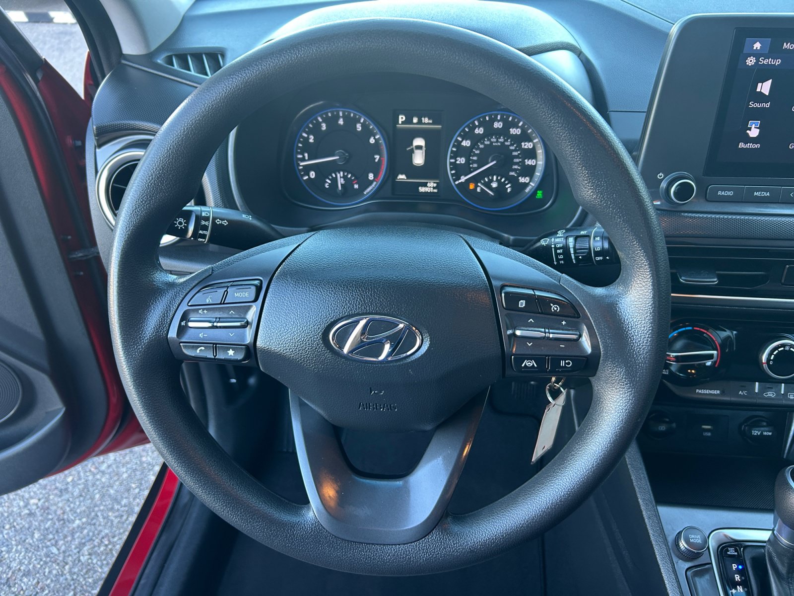 2022 Hyundai Kona SE - Photo 18