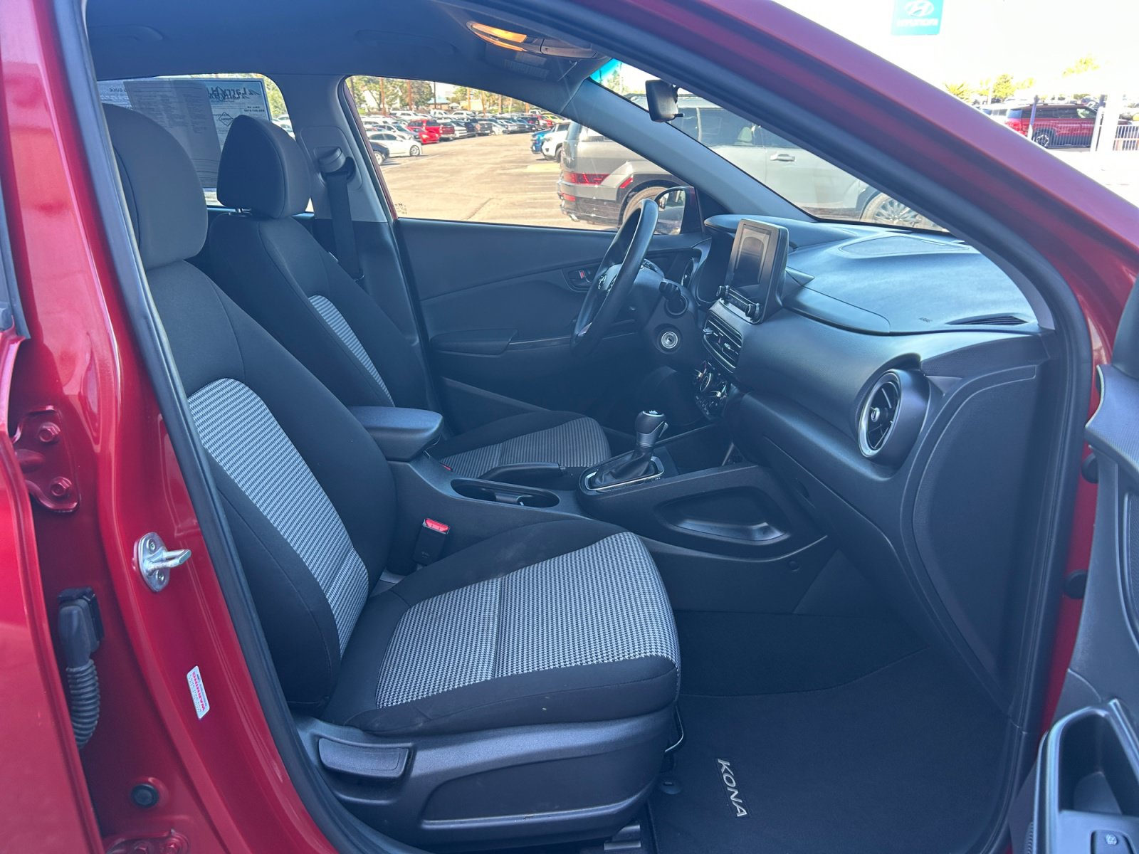 2022 Hyundai Kona SE - Photo 31