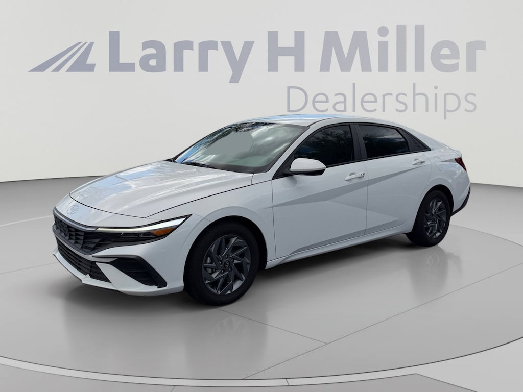 Used 2024 Hyundai Elantra Hybrid Blue Sedan