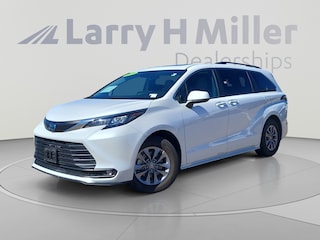 2025 Toyota Sienna XLE 8 Passenger Van Passenger Van