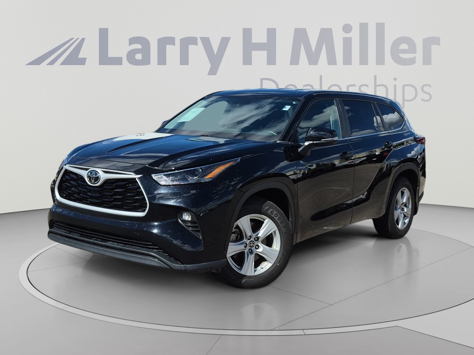 2024 Toyota Highlander LE
