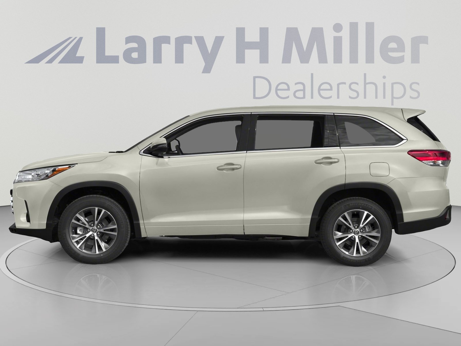 Used 2017 Toyota Highlander LE V6 SUV