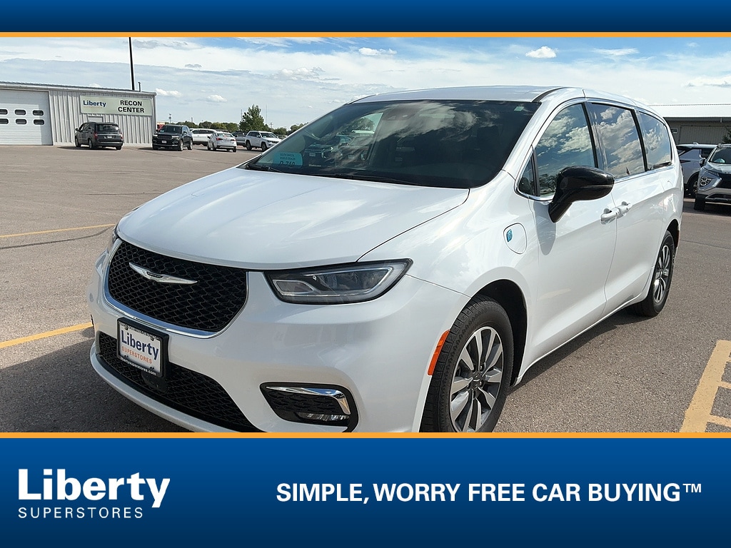Used 2024 Chrysler Pacifica Select Van Passenger Van