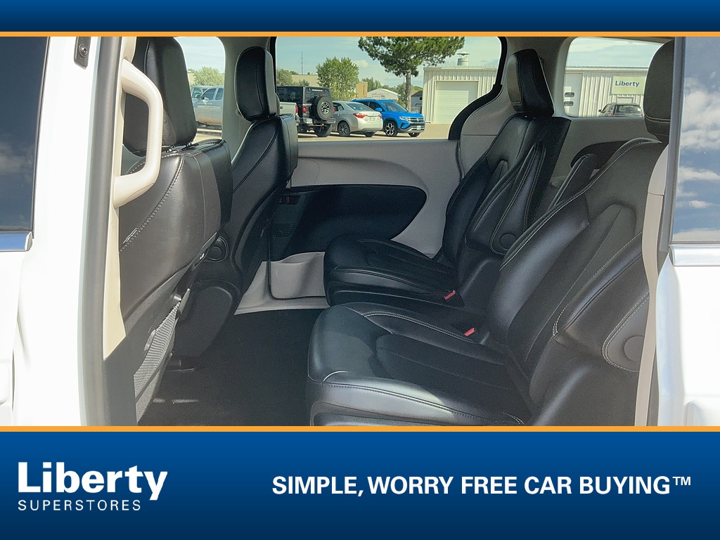 Used 2024 Chrysler Pacifica Select Van Passenger Van