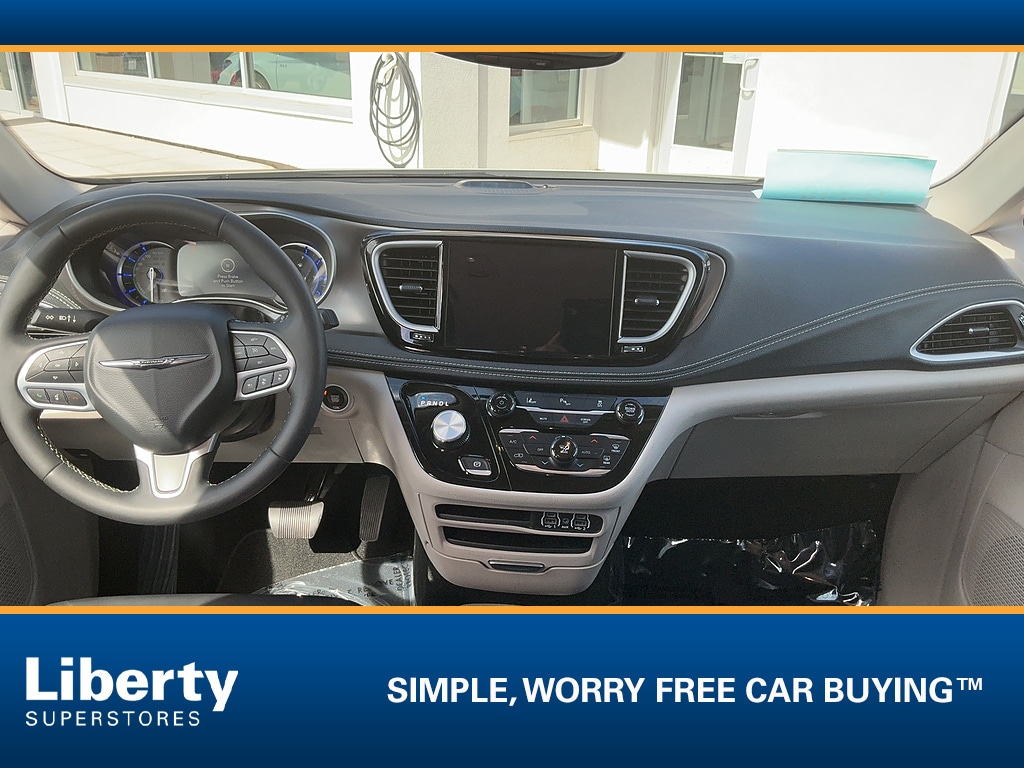 Used 2024 Chrysler Pacifica Select Van Passenger Van