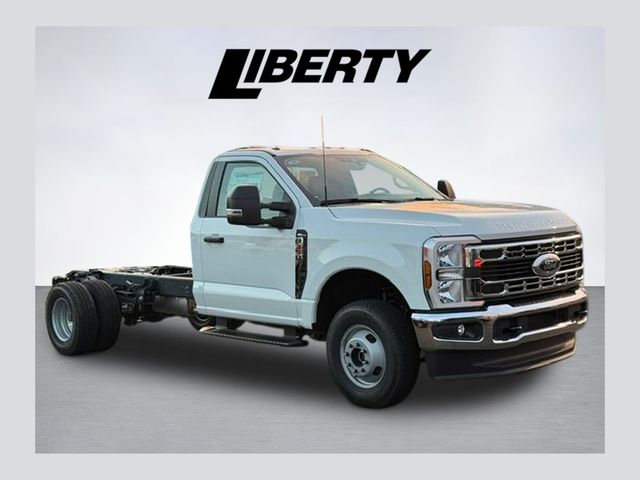 2026 Ford F-350 Super Duty Chassis Cab