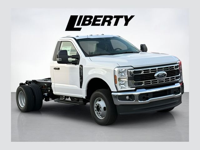 2026 Ford F-350 Super Duty Chassis Cab
