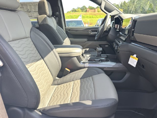2026 Chevrolet Silverado 1500 ZR2 - Photo 13