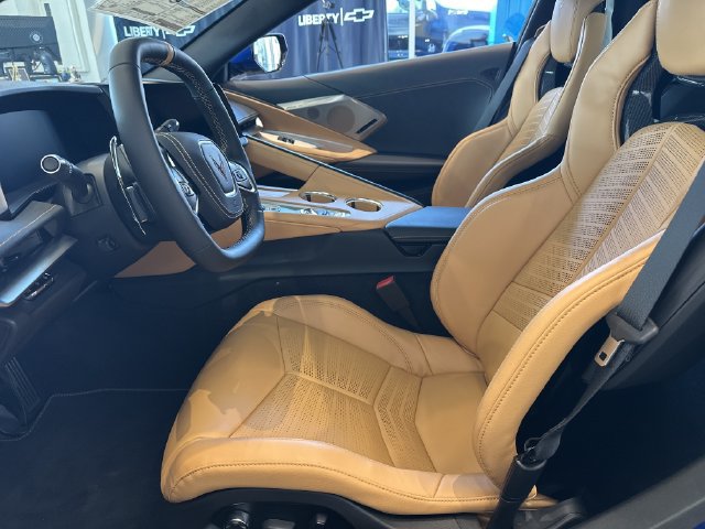 2027 Chevrolet Corvette 2LT - Photo 10