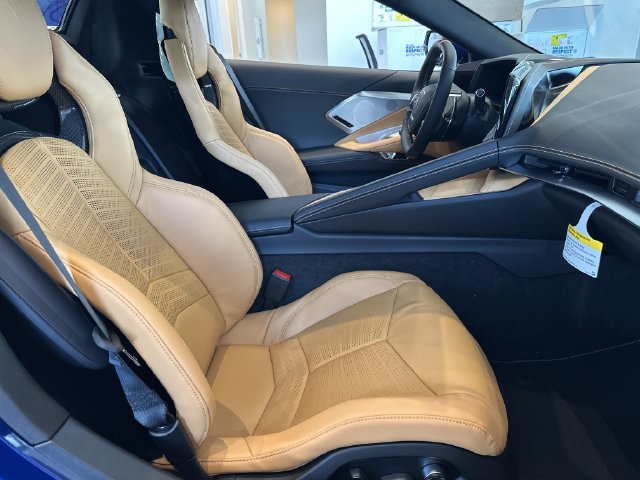 2027 Chevrolet Corvette 2LT - Photo 13