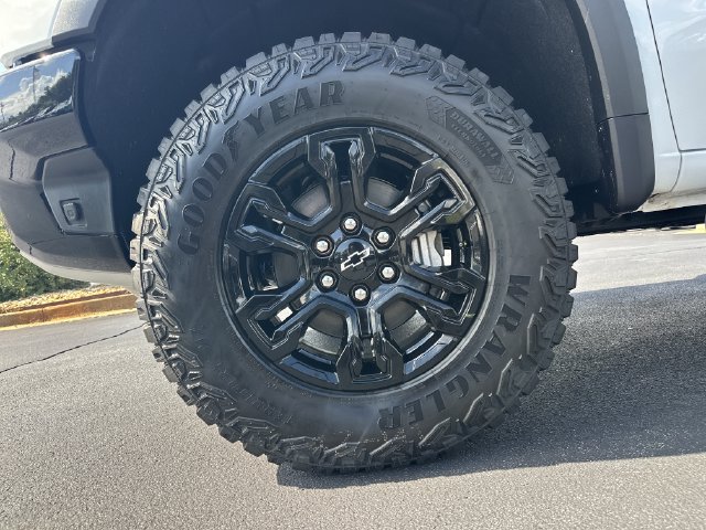 2026 Chevrolet Silverado 1500 ZR2 - Photo 11