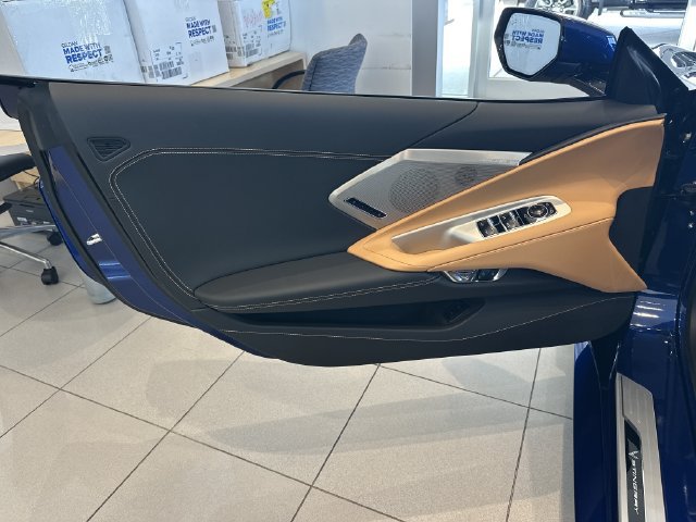 2027 Chevrolet Corvette 2LT - Photo 8