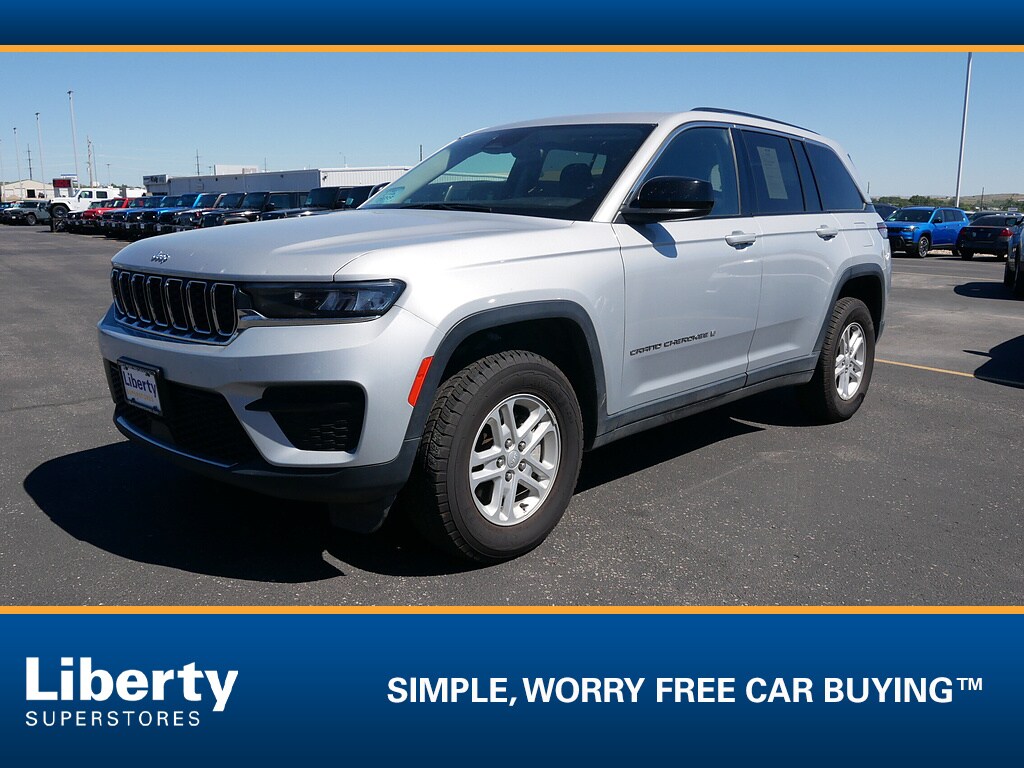 Used 2024 Jeep Grand Cherokee Laredo