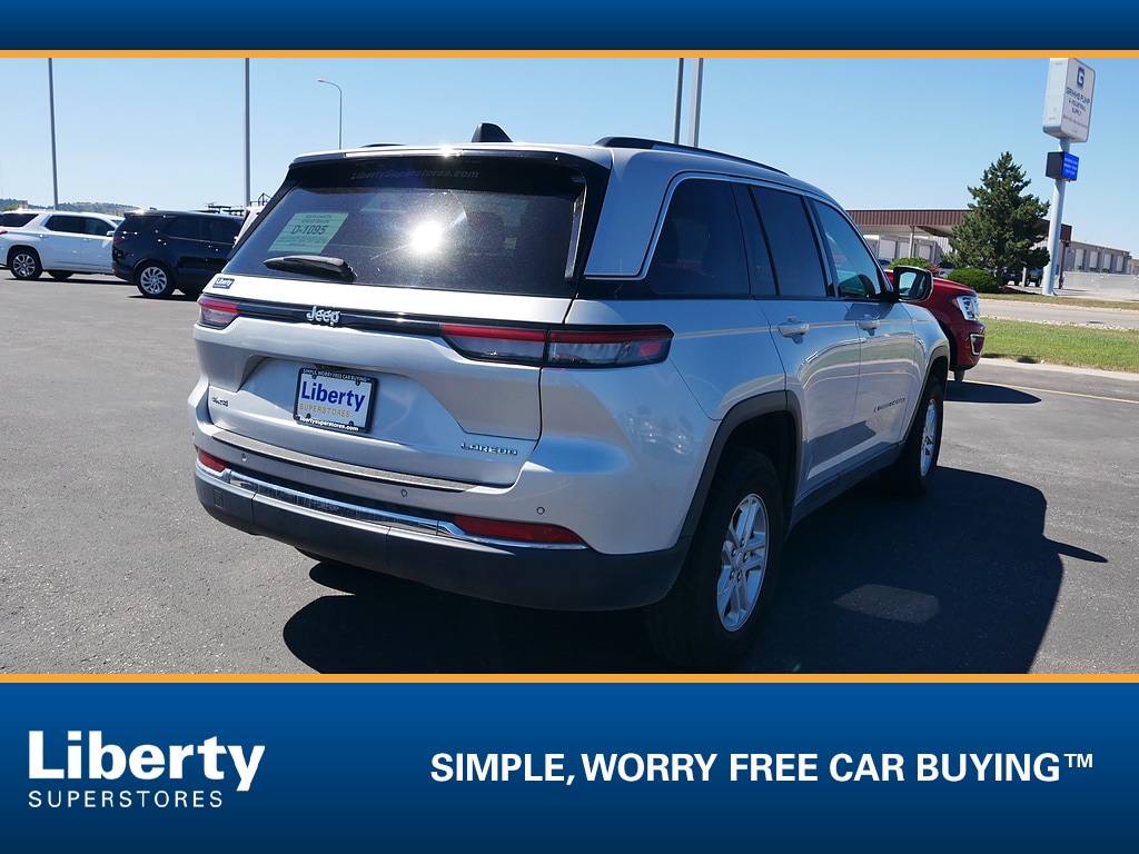 Used 2024 Jeep Grand Cherokee Laredo SUV