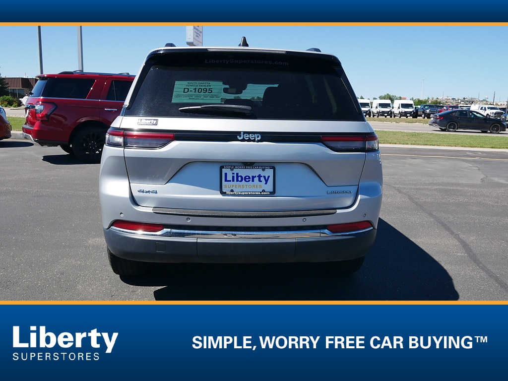 Used 2024 Jeep Grand Cherokee Laredo SUV