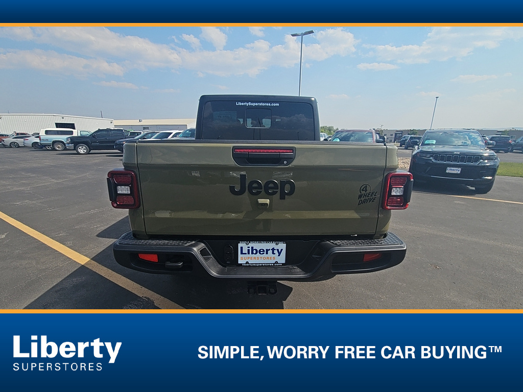 Used 2025 Jeep Gladiator Sport Truck Crew Cab