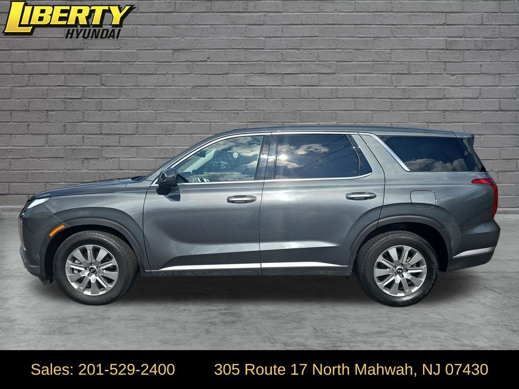 Used 2025 Hyundai Palisade SE SUV