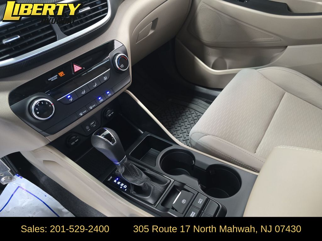 2021 Hyundai Tucson SE - Photo 23