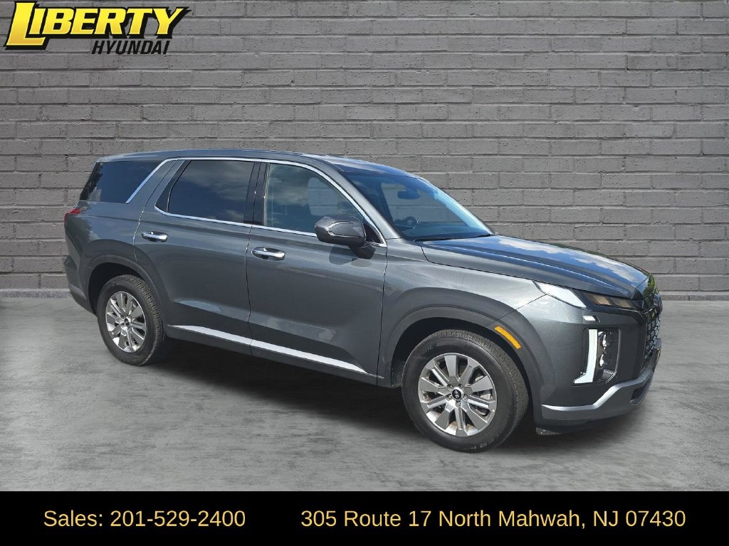 Used 2025 Hyundai Palisade SE SUV