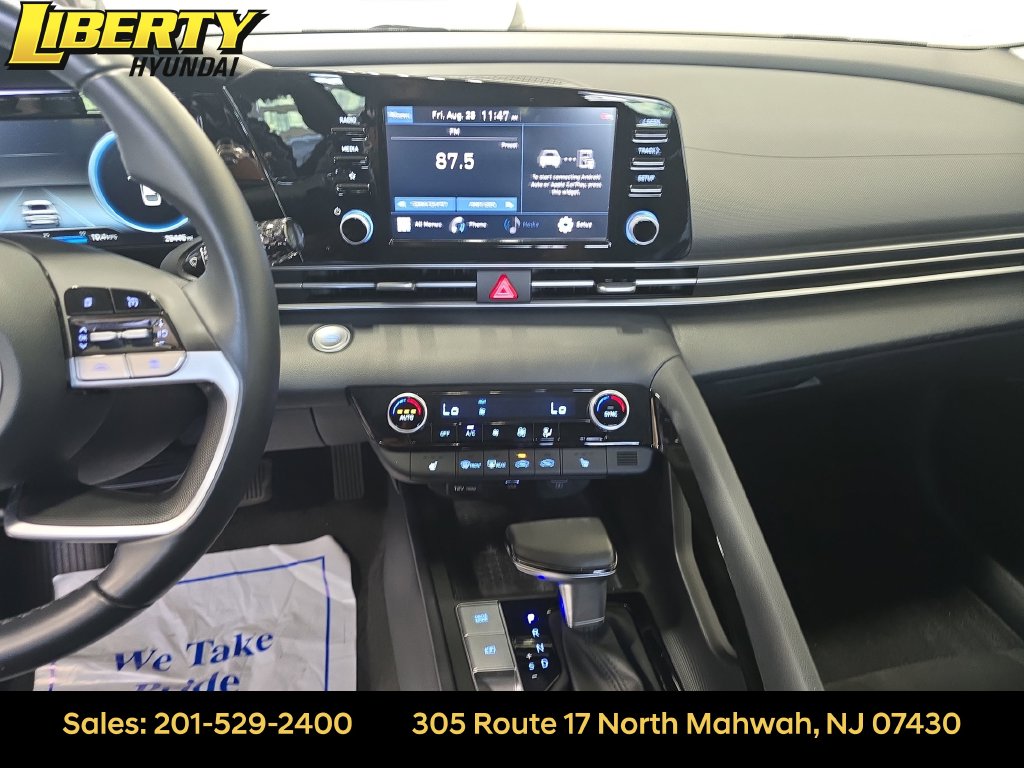 2022 Hyundai Elantra SEL - Photo 17