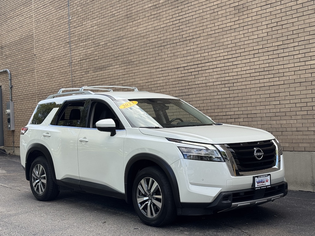 Used 2023 Nissan Pathfinder SL SUV