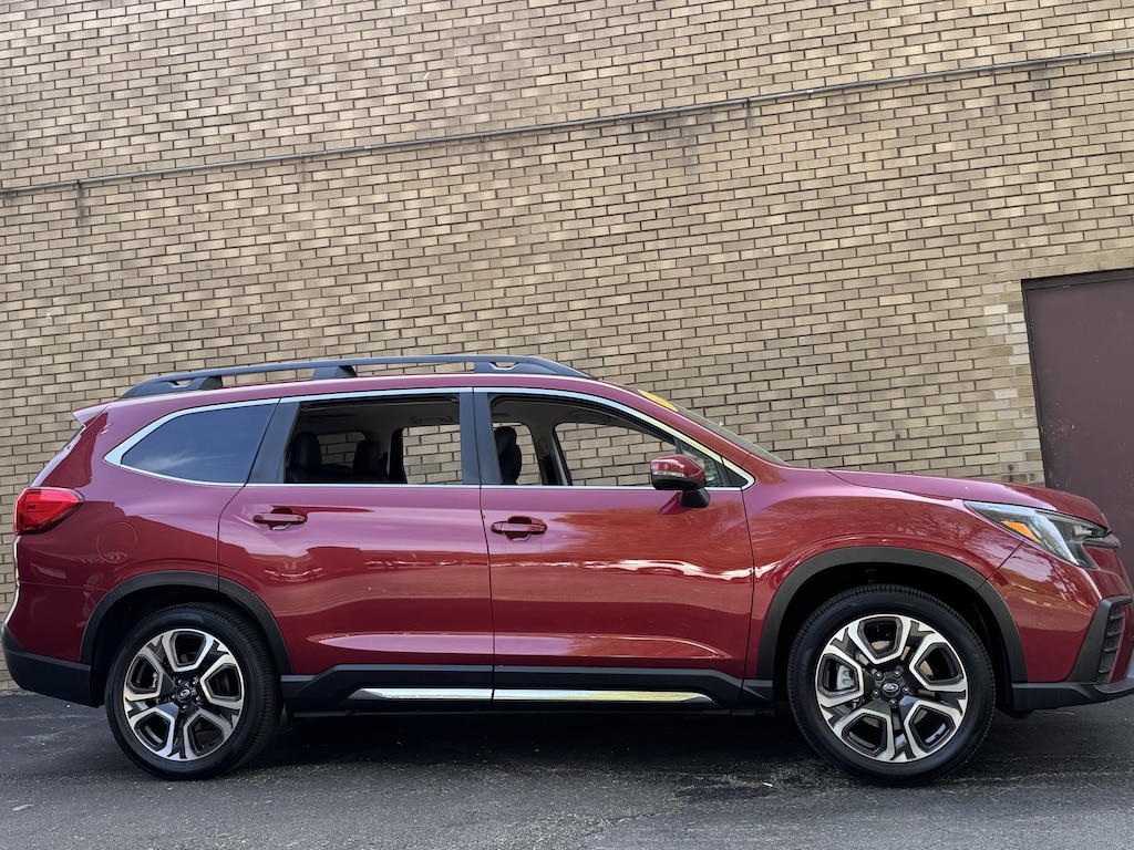 Used 2023 Subaru Ascent Limited 8-Passenger SUV