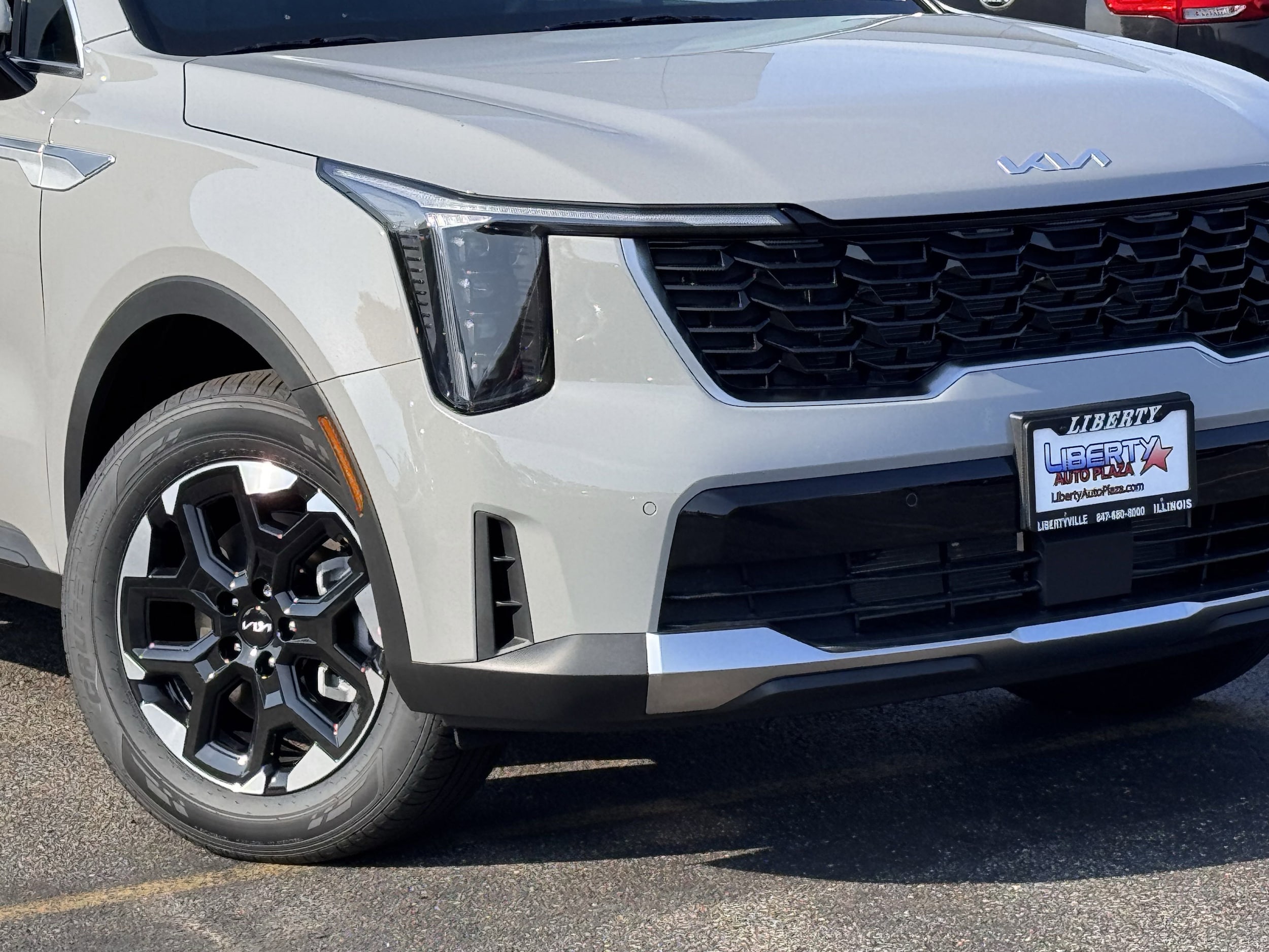 2025 Kia Sorento S - Photo 3