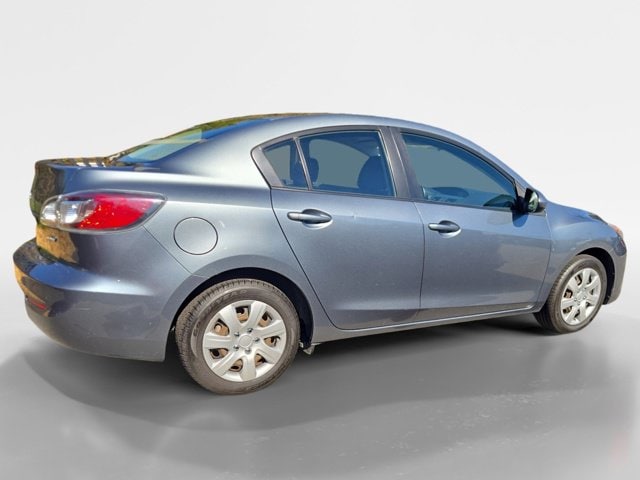 Used 2013 Mazda MAZDA3 i Sport with VIN JM1BL1UP2D1750299 for sale in Wakefield, MA