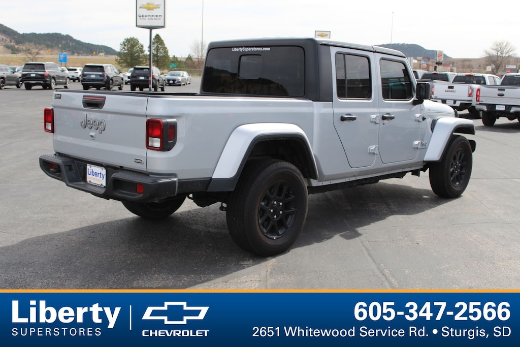 Used 2023 Jeep Gladiator Overland Truck Crew Cab