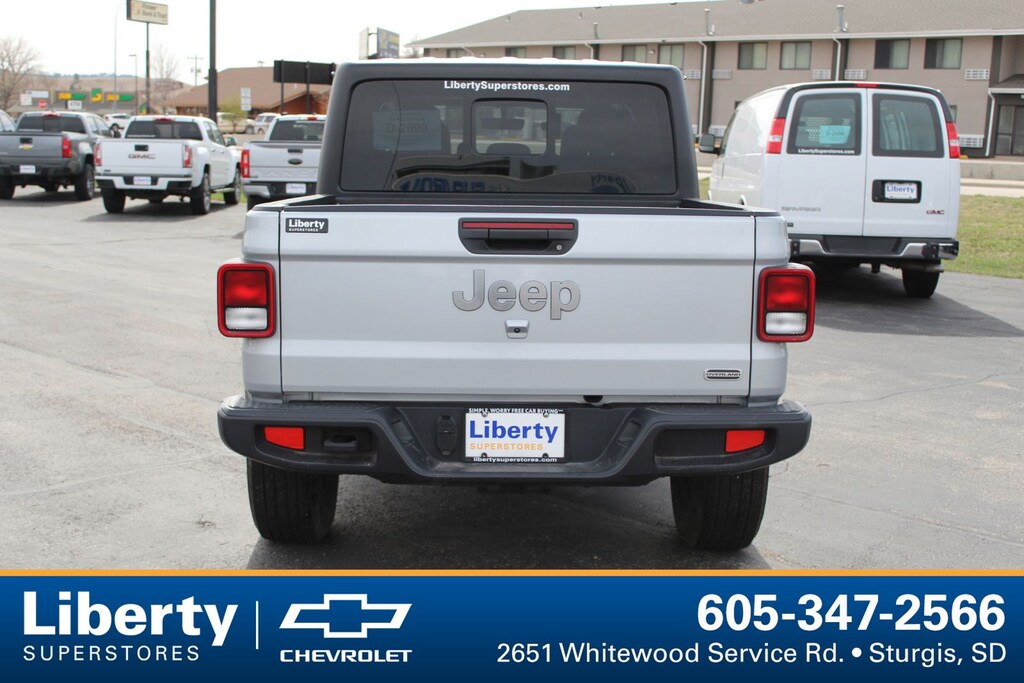 Used 2023 Jeep Gladiator Overland Truck Crew Cab