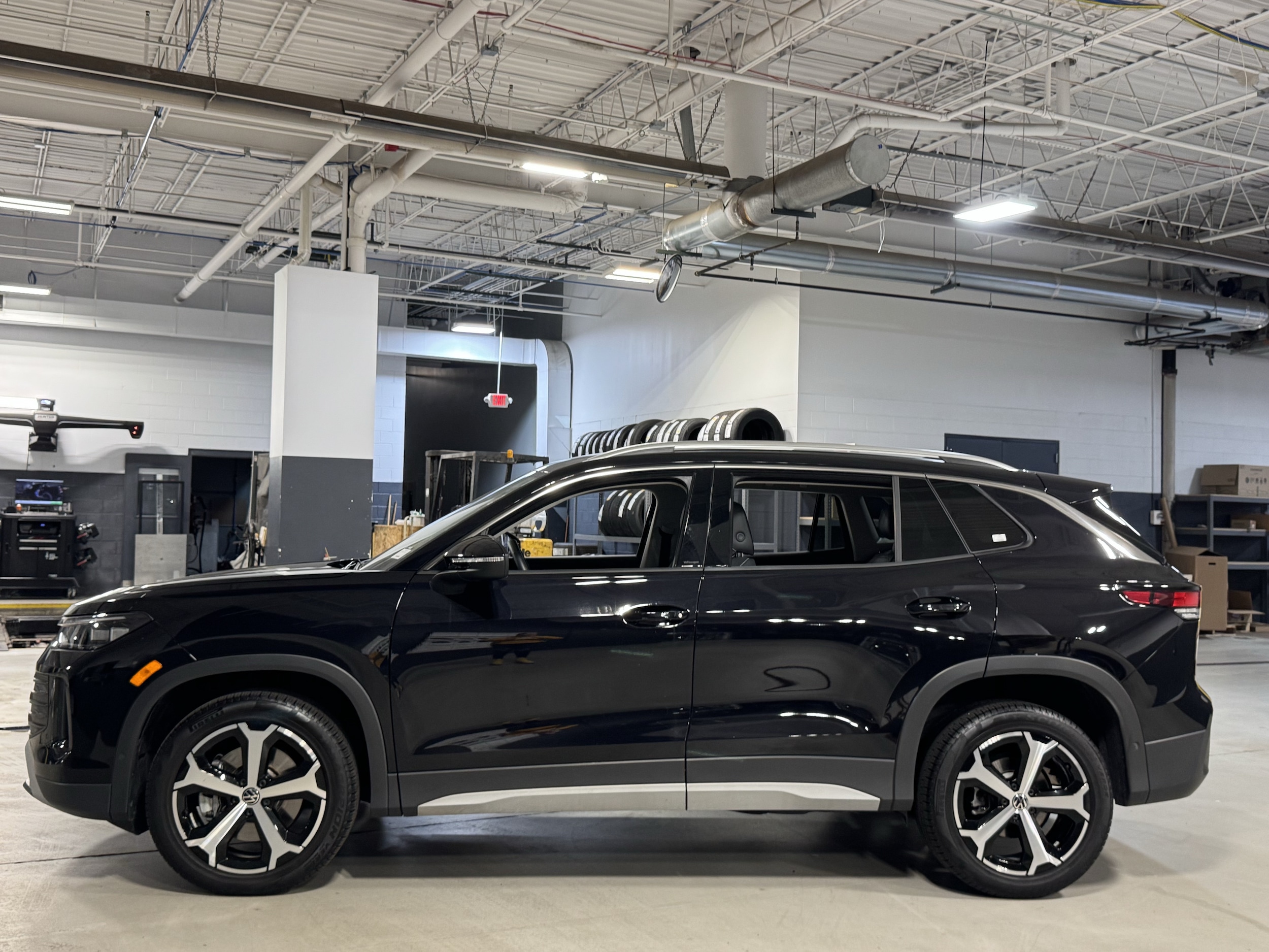 2026 Volkswagen Tiguan SE - Photo 25