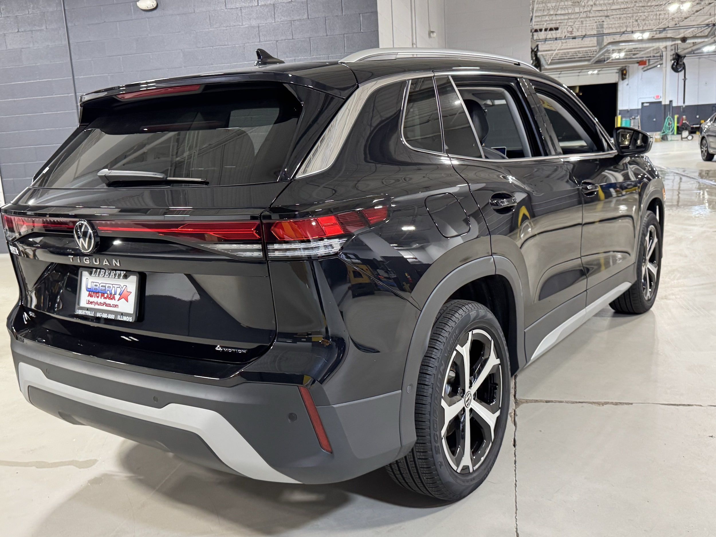 2026 Volkswagen Tiguan SE - Photo 22