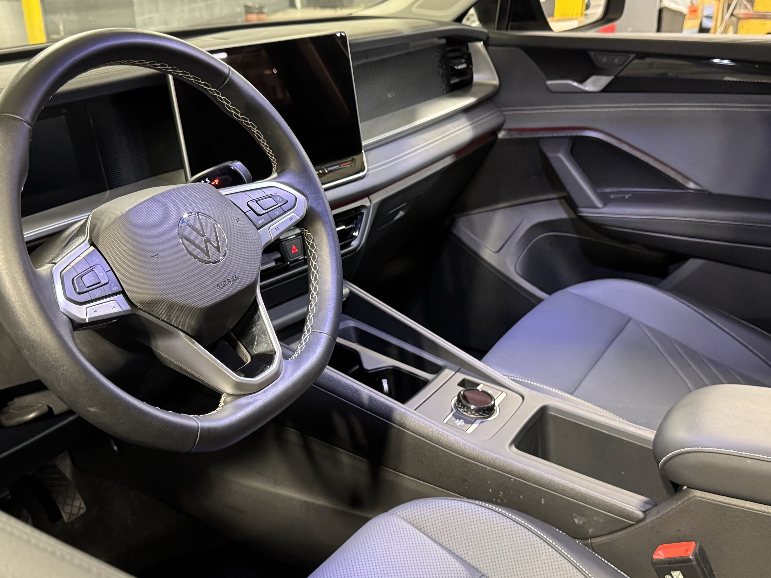 2026 Volkswagen Tiguan SE - Photo 31