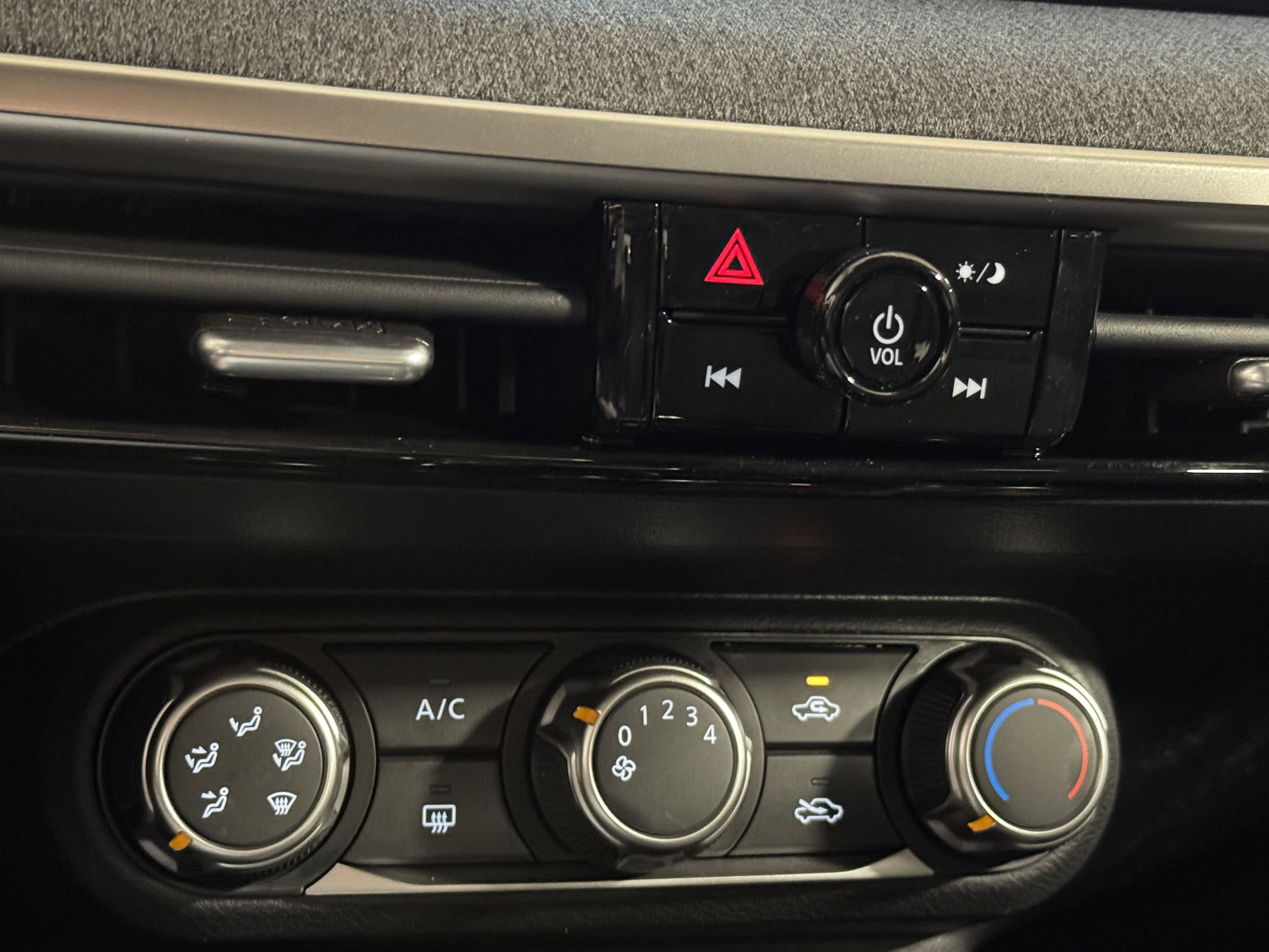 2026 Nissan KICKS S - Photo 20