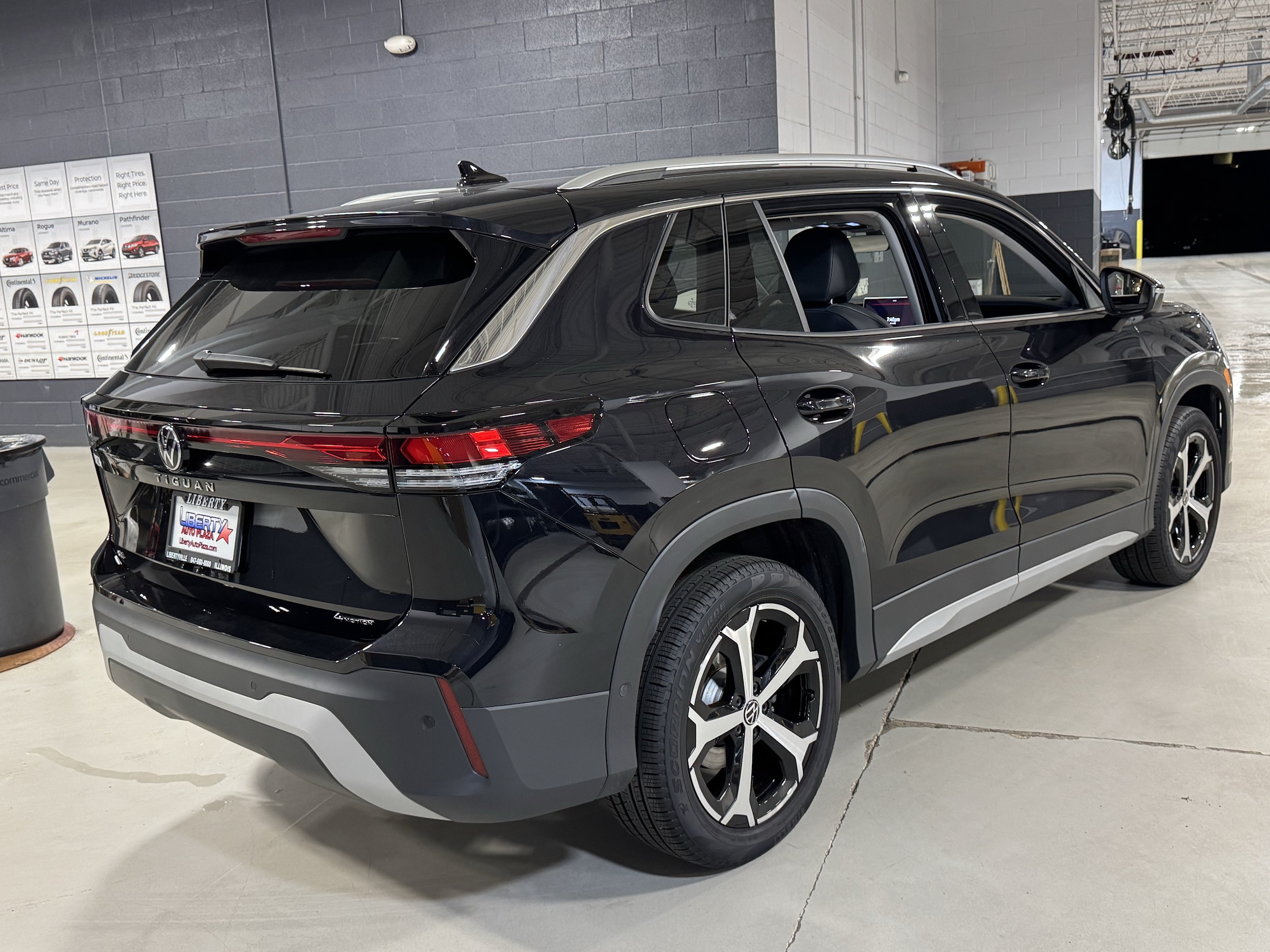 2026 Volkswagen Tiguan SE - Photo 21
