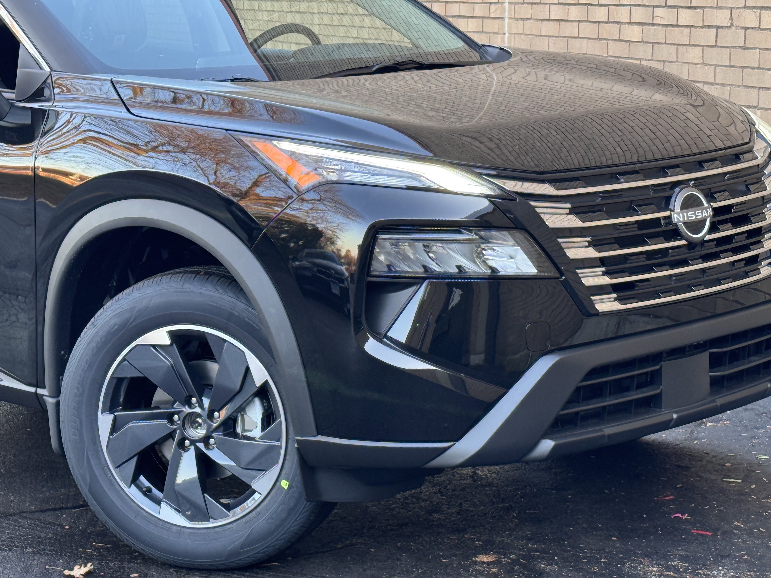 2026 Nissan Rogue SV - Photo 3