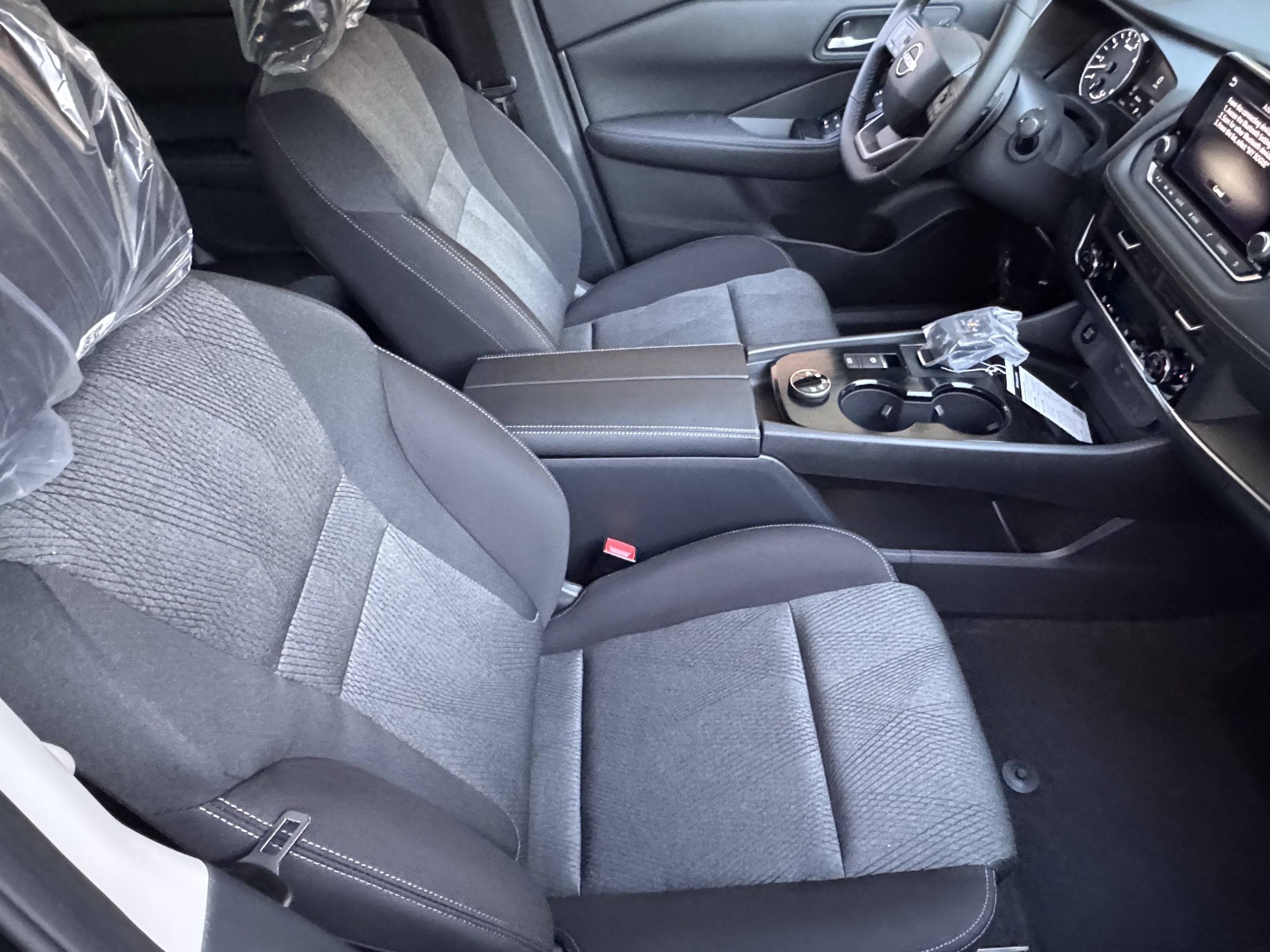 2026 Nissan Rogue SV - Photo 9