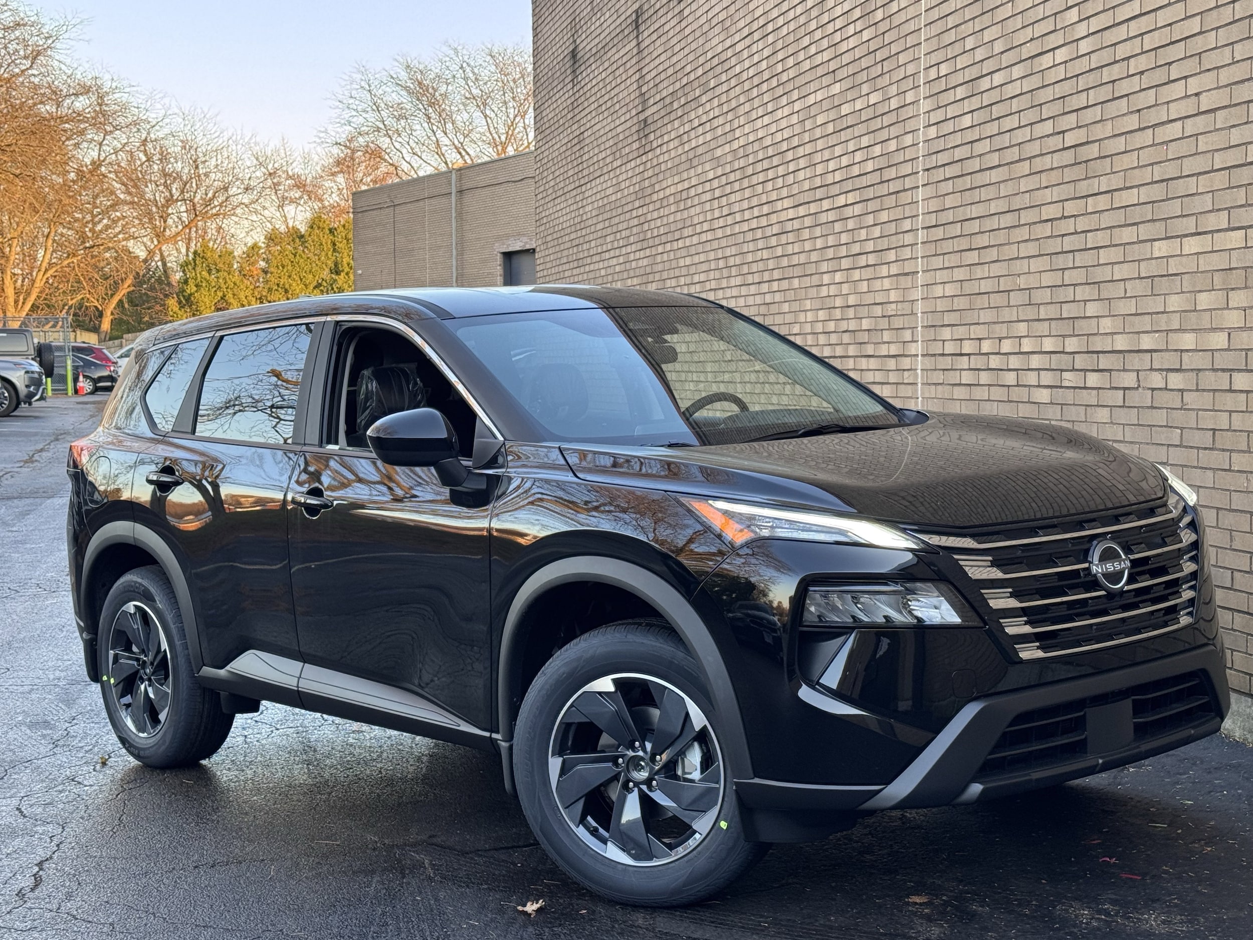 2026 Nissan Rogue SV - Photo 2