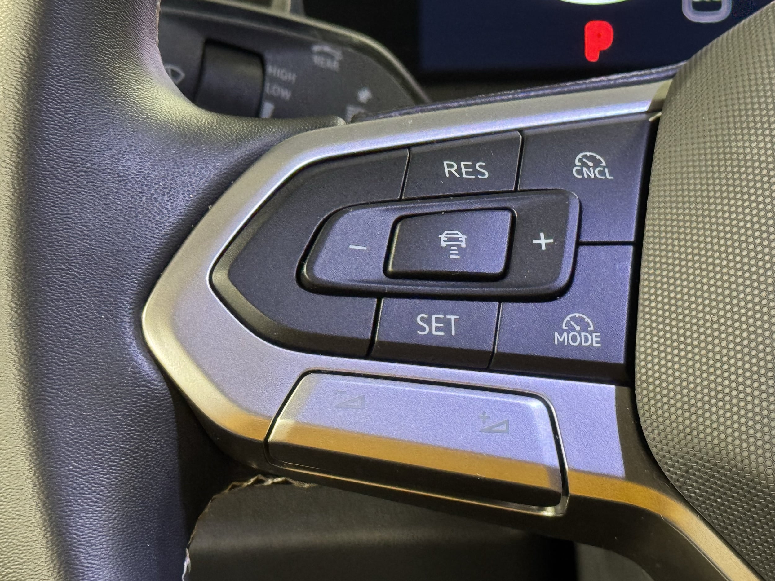 2026 Volkswagen Tiguan SE - Photo 15