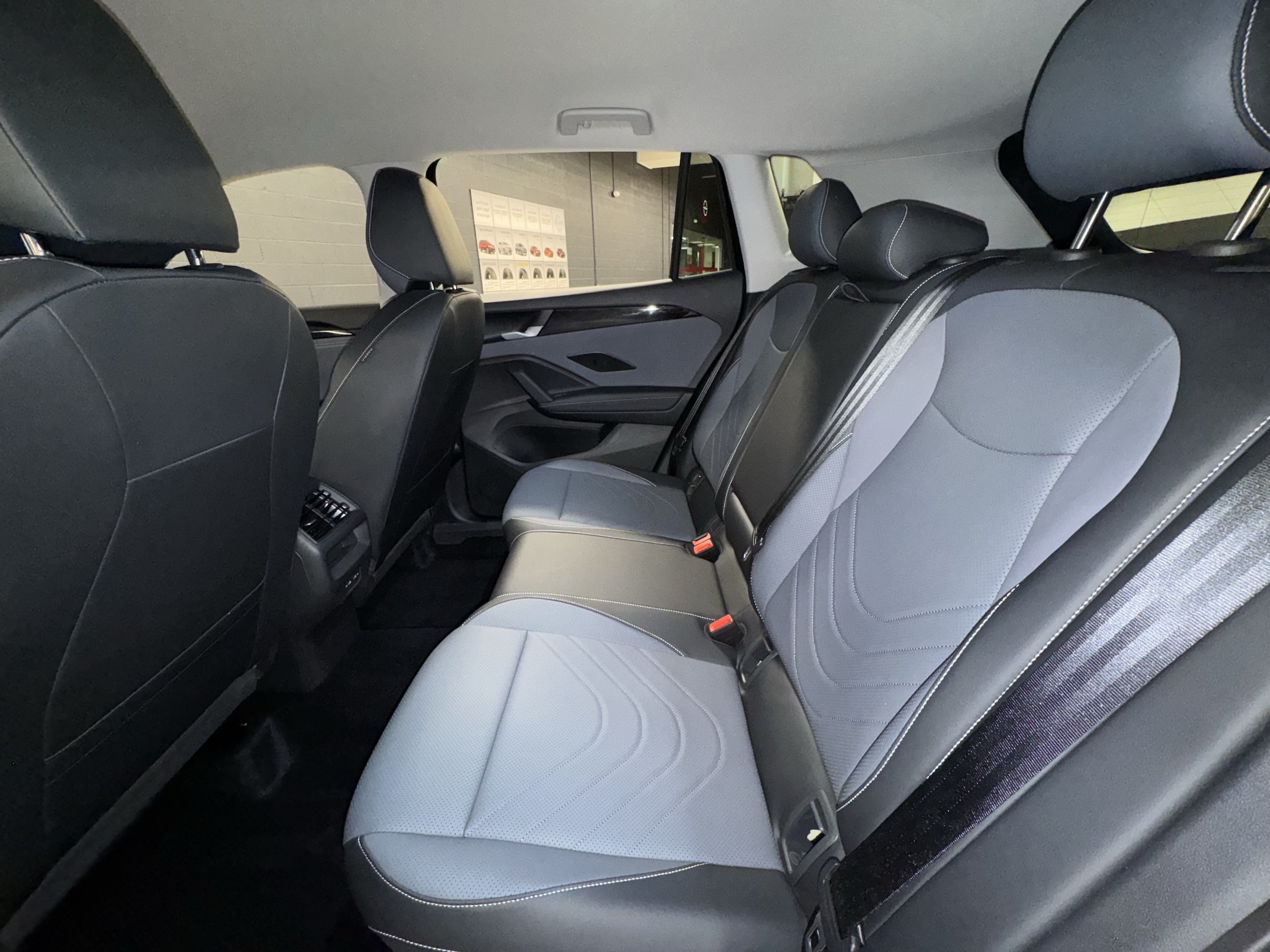 2026 Volkswagen Tiguan SE - Photo 10