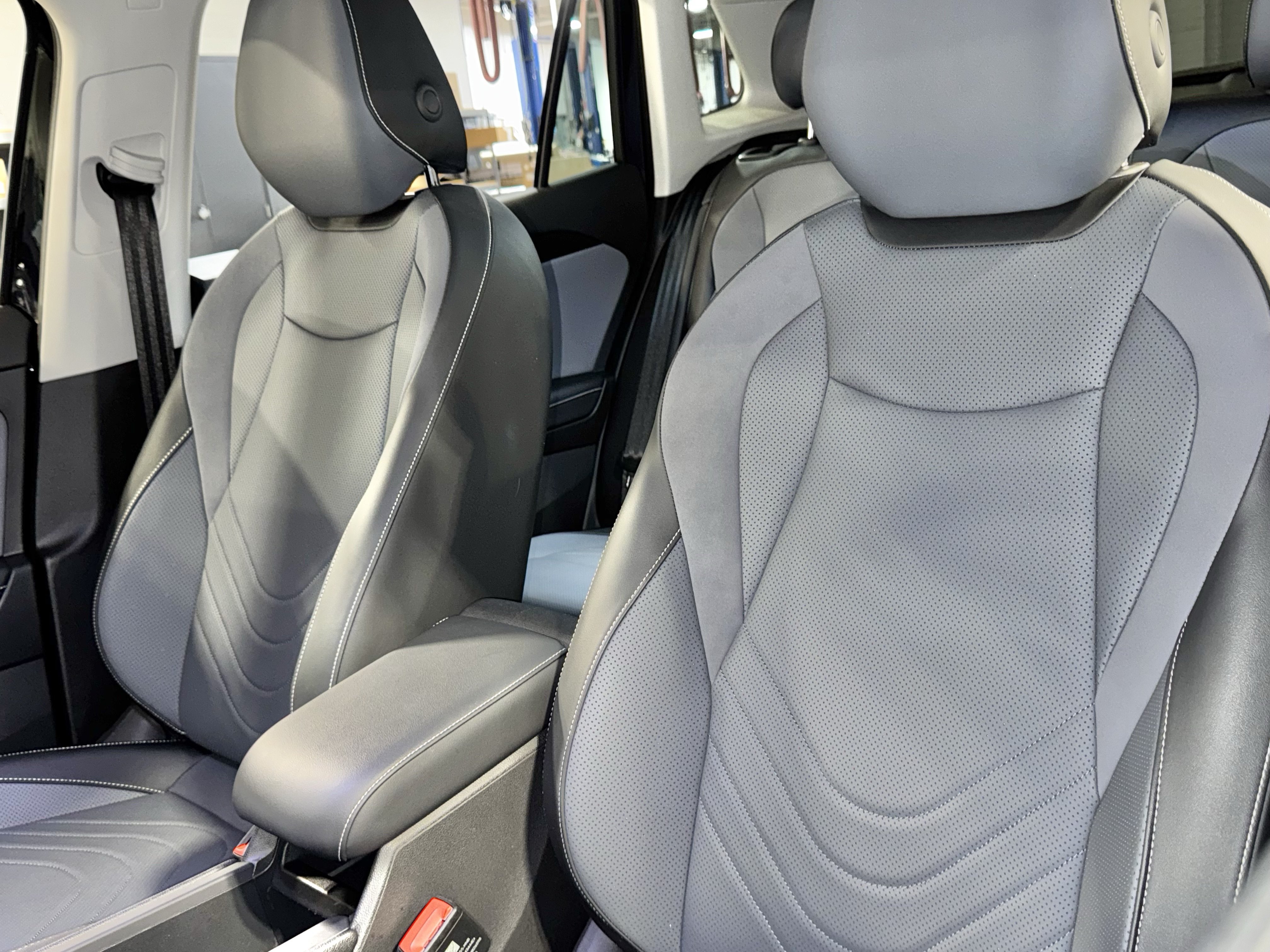 2026 Volkswagen Tiguan SE - Photo 29