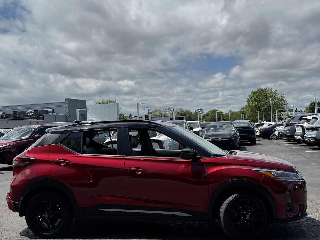 Used 2023 Nissan Kicks SR SUV